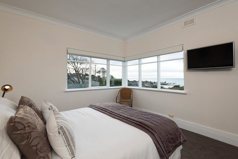 Sunrise At Penguin - Accommodation 4U 3