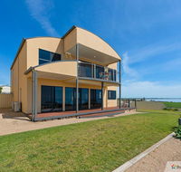 Sunset Cove Beach House - Accommodation 4U
