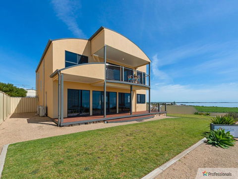 Sunset Cove Beach House - Accommodation 4U 0