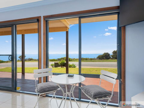Sunset Cove Beach House - Accommodation 4U 3