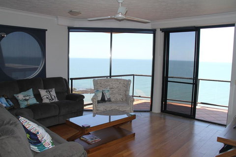 Sunset Sails Redcliffe - Accommodation 4U 3