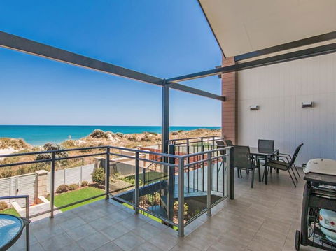 Surf And Sun In Silver Sands - Accommodation 4U 0