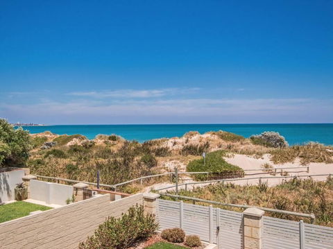 Surf And Sun In Silver Sands - Accommodation 4U 2