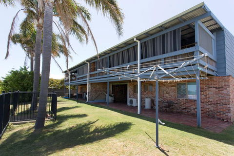 Surf And Sunsets, Beach Holiday Home Mandurah - Accommodation 4U 1