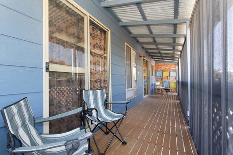Surf And Sunsets, Beach Holiday Home Mandurah - Accommodation 4U 0