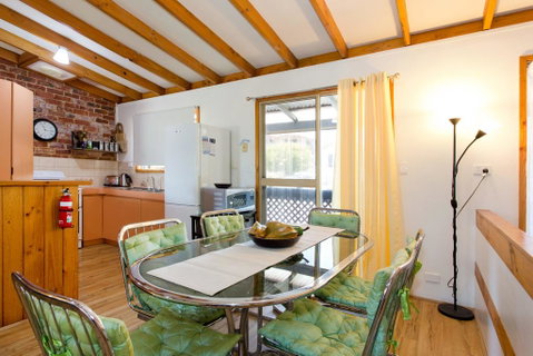 Surf And Sunsets, Beach Holiday Home Mandurah - Accommodation 4U 2