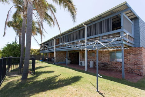 Surf And Sunsets, Beach Holiday Home Mandurah - Accommodation 4U 1