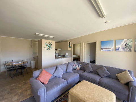 Surf Beach Sanctuary - Accommodation 4U 1