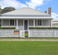 Surfs Up - Fresh and modern East Beach home - Accommodation 4U