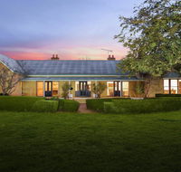 Sutton Downs - renovated country home on 100 acres - Accommodation 4U