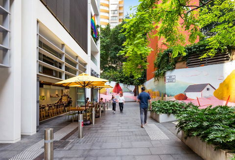Sydney 1 Bed Modern Self Contained Apartment (402ALB) - Accommodation 4U 1