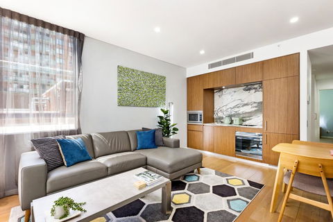 Sydney 1 Bed Modern Self Contained Apartment (402ALB) - Accommodation 4U 3