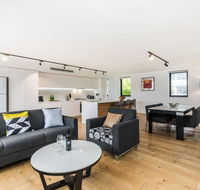 Sydney Townhouse with Parking and Deck - Accommodation 4U