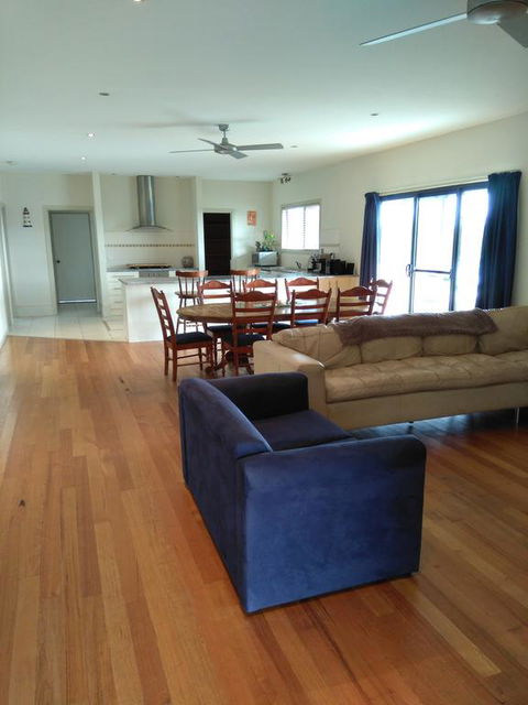 Symuya - Accommodation 4U 2