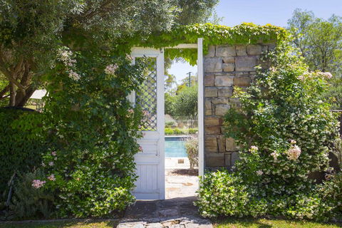 Talits Vineyard Estate - Accommodation 4U 2