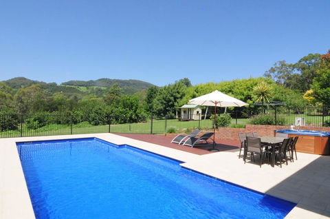 Tatiara - Spacious Family Friendly Home! - Accommodation 4U 0
