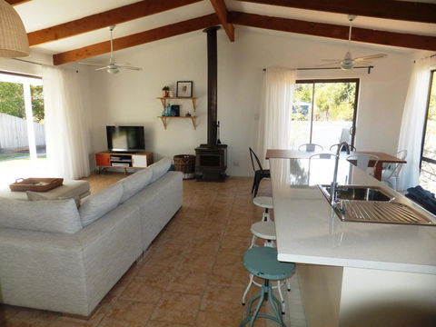 TERRIFIC ON TAMARA CRESCENT - Accommodation 4U 2