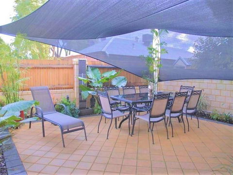Terrific Townhouse - Accommodation 4U 2