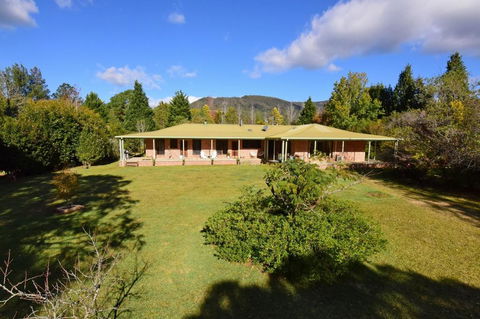 The Ambers - Comfortable Family Getaway! - Accommodation 4U 1