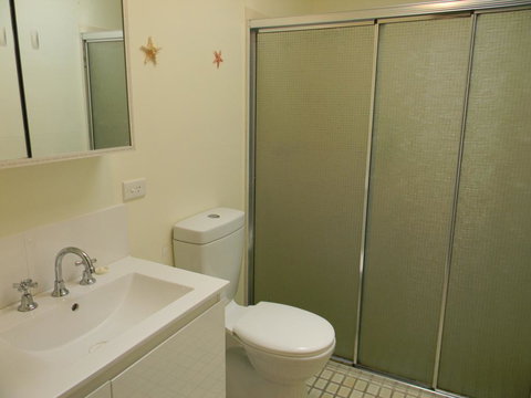 The Beach House - Accommodation 4U 2