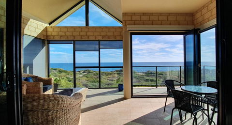 The Beach House - Port Bouvard - Accommodation 4U 0