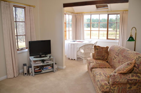 Buttons Cottage For Canyon & Rain Forest Walks With In House Dining - Accommodation 4U 15