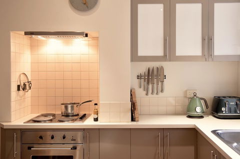 Lotus Gogh Apartment - Accommodation 4U 9