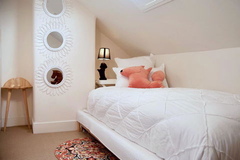 Lotus Gogh Apartment - Accommodation 4U 23