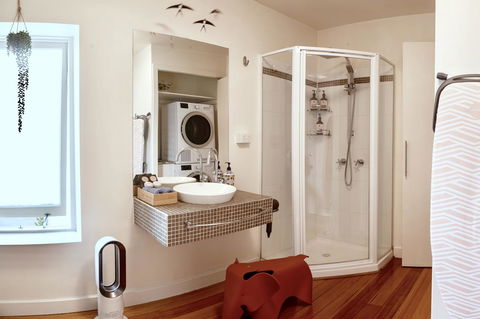 Lotus Gogh Apartment - Accommodation 4U 24