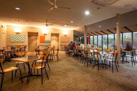 Mornington Inn - Accommodation 4U 16