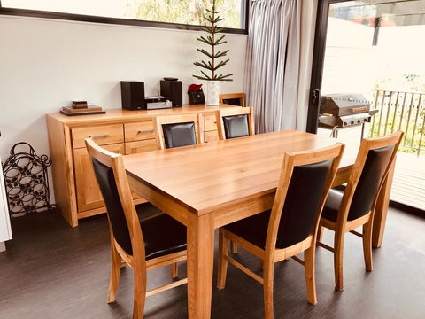 Omaroo House - Panoramic Water Views - Accommodation 4U 20