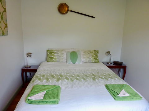 Omaroo House - Panoramic Water Views - Accommodation 4U 26