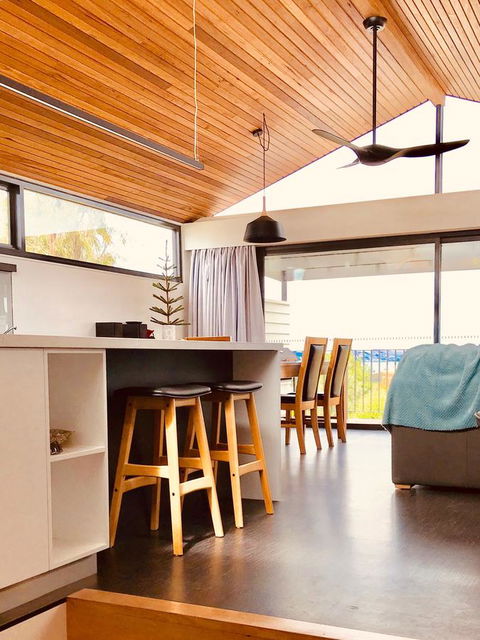 Omaroo House - Panoramic Water Views - Accommodation 4U 15