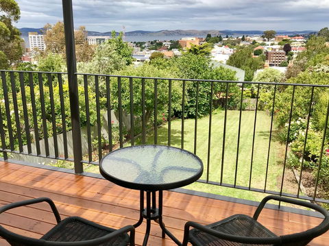 Omaroo House - Panoramic Water Views - Accommodation 4U 3
