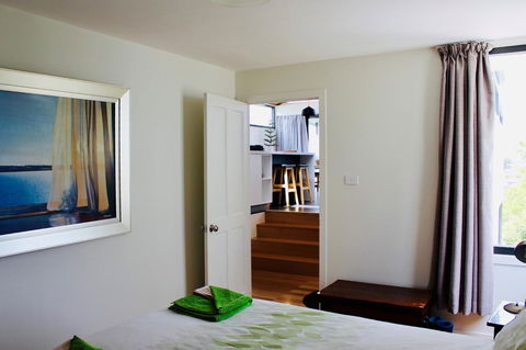 Omaroo House - Panoramic Water Views - Accommodation 4U 25