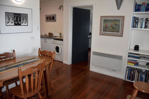 Beachside Taroona With Spa - Accommodation 4U 8