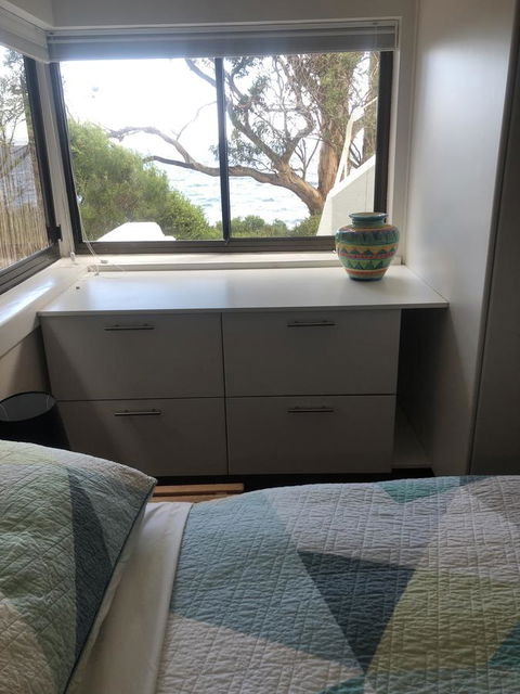 Beachside Taroona With Spa - Accommodation 4U 1