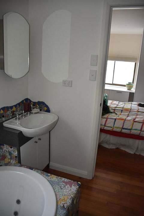 Beachside Taroona With Spa - Accommodation 4U 4