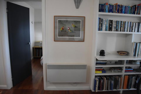 Beachside Taroona With Spa - Accommodation 4U 11