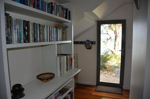 Beachside Taroona With Spa - Accommodation 4U 10