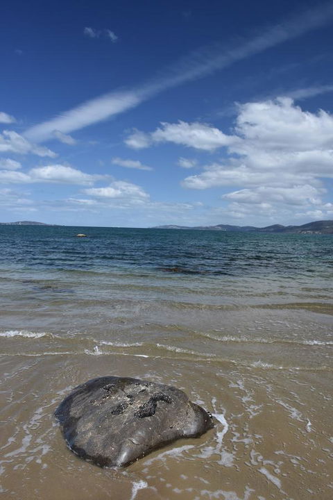 Beachside Taroona With Spa - Accommodation 4U 31
