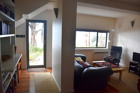 Beachside Taroona With Spa - Accommodation 4U 7