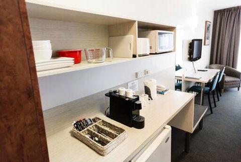 Shoreline Hotel - Accommodation 4U 22
