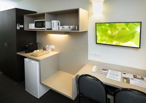 Shoreline Hotel - Accommodation 4U 35