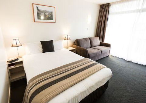 Shoreline Hotel - Accommodation 4U 30