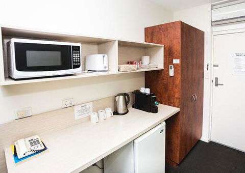 Shoreline Hotel - Accommodation 4U 29