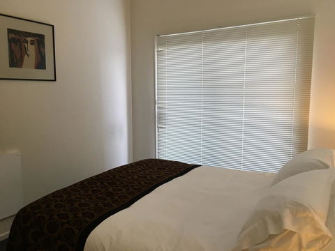 4 At 8 Townhouse Newcastle St - Accommodation 4U 6