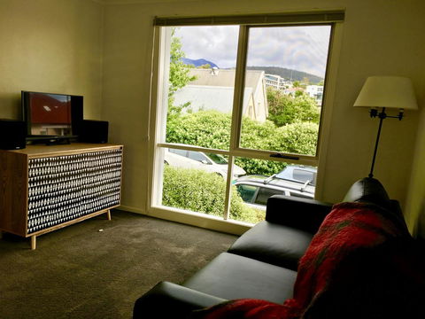 4 At 8 Townhouse Newcastle St - Accommodation 4U 7