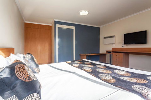 Black Buffalo - Accommodation 4U 3