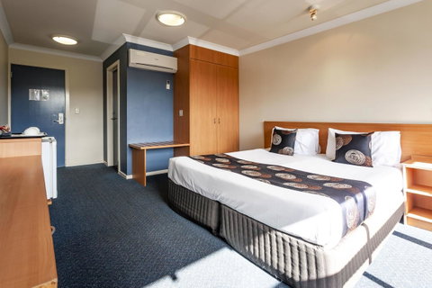Black Buffalo - Accommodation 4U 10